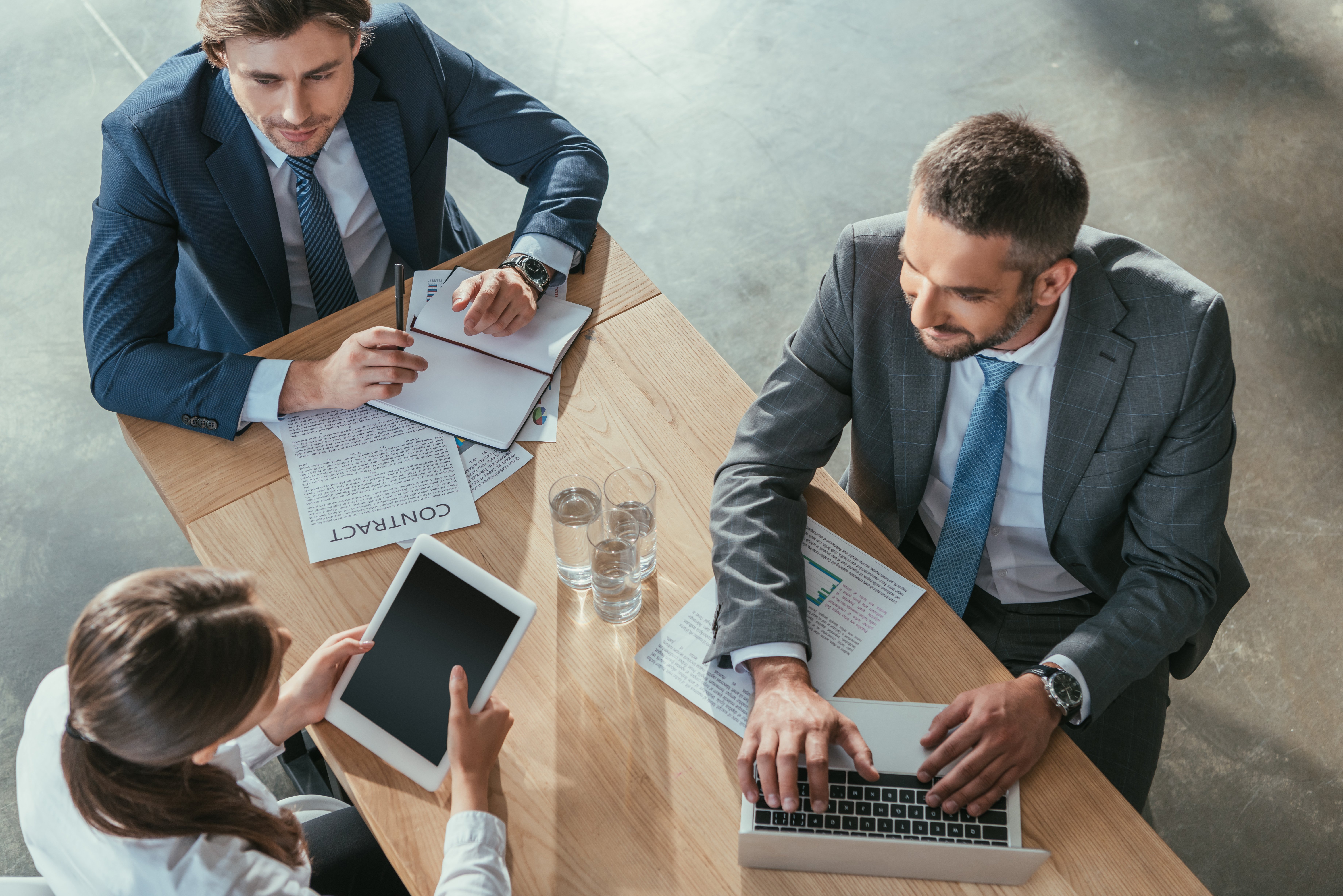 Depositphotos_204681242_xl-2015 (Business meeting from above)